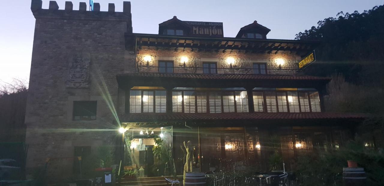 Trisileja Posada El Manjon Barros Luaran gambar